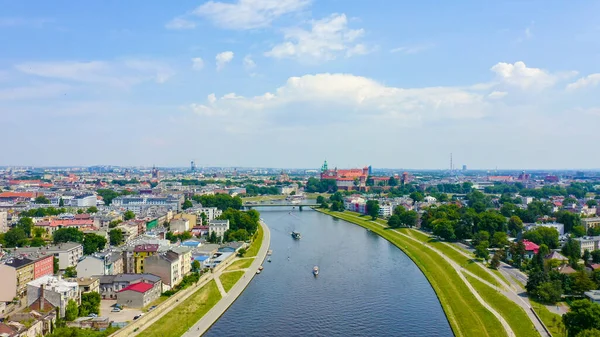 Cracovia Polonia Vuelo Sobre Ciudad Naves Río Vístula Vista Del —  Fotos de Stock