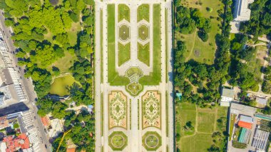 Viyana, Avusturya. Belvedere Viyana 'da bir barok saray kompleksi. Lucas von Hildebrandt tarafından 18. yüzyılın başında inşa edilmiş, Aerial View, Head Over Shot  