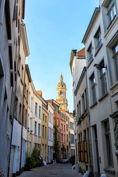 Antwerpen Belgien Gatan Med Utsikt Över Klocktornet Saint Carolus Borromeus — Stockfoto