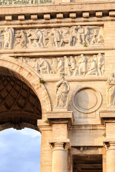 Italy Genoa Arch Victory Fragments Statues Bas Reliefs Arch — Stock Photo, Image