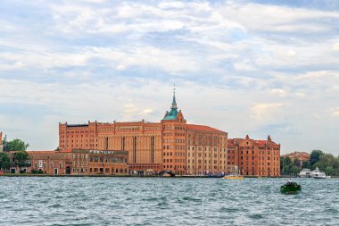 Venedik, İtalya - 17 Temmuz 2019: Hilton Molino Stucky Venice (G.Stucky Binası)