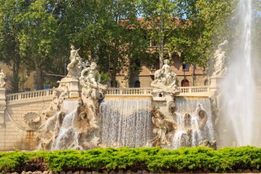 Torino, İtalya. 12 Ay Çeşmesi Valentino 'nun en önemli mimari eserlerinden biridir. Carlo Ceppi (1829 - 1921))