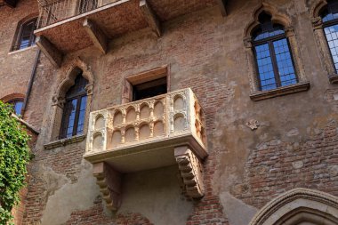 Verona, İtalya. Juliet 'in balkonunda. Juliet 'in Evi (Casa di Giulietta)