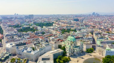 Viyana, Avusturya. Karlskirche, Viyana 'nın Karlsplatz bölgesinin güneyinde yer alan bir Katolik kilisesidir.  