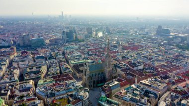 Viyana, Avusturya. St. Stephen Katedrali (Almanya: Stephansdom). Katolik Katedrali - Avusturya 'nın ulusal sembolü, Havadan Bakış  