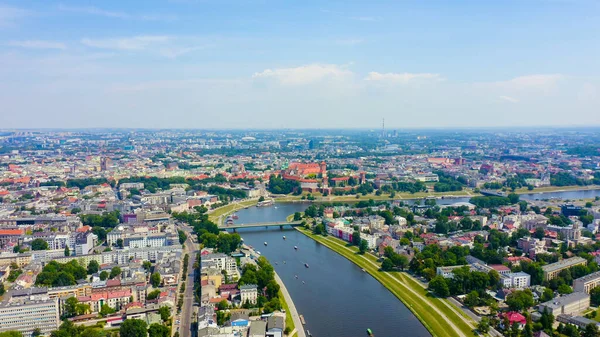 Cracovia Polonia Castillo Wawel Naves Río Vístula Vista Del Centro — Foto de Stock