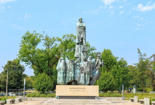 クラクフ ポーランド 2019年7月21日 スタニスラフ ヴィスピアンスキー記念碑 ポーランドの劇作家 グラフィックアーティスト 建築家 家具デザイナー — ストック写真