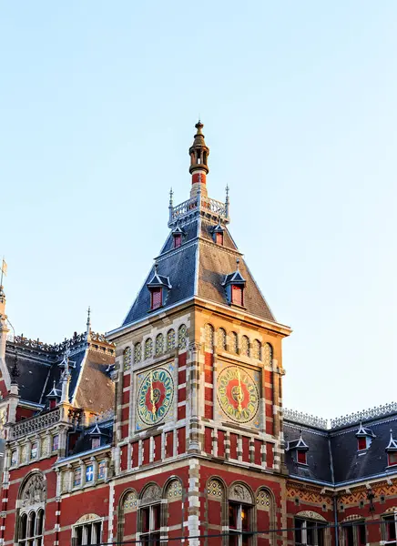 Amsterdam Niederlande Juni 2019 Amsterdam Central Station Den Frühen Morgenstunden — Stockfoto