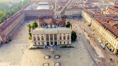 Torino, İtalya. Şehrin üzerinde uçuş. Tarihi merkez, üst görünüm. Palazzo Madama, Hava Görüntüsü  