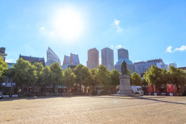 Hollanda, Lahey - 1 Temmuz 2019: Sade Meydan. Turuncu I. William 'ın Anıtı