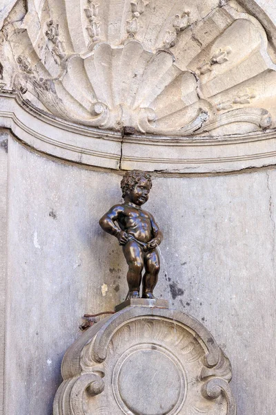 Brüksel, Belçika - 3 Temmuz 2019: Brüksel Sembolü. Manneken Pi. Xvii yüzyılının ünlü çeşmesi.