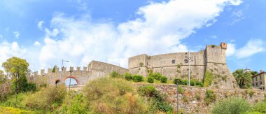 La Spezia, İtalya. San Giorgio Kalesi. Xiv yüzyılın şatosu bir tepenin üstünde