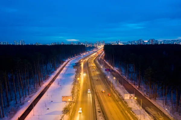 Ekaterinburg Rusland Maart 2020 Een Brede Snelweg Verlicht Door Lantaarns — Stockfoto