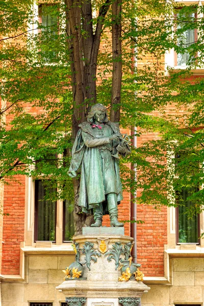 Cracovia Polonia Monumento Nicolás Copérnico Cracovia Obra Del Escultor Ciprian —  Fotos de Stock