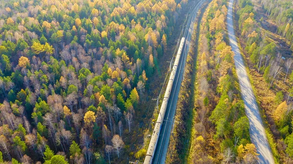 Rússia Ural Ekaterinburg Rio Escuro Contexto Floresta Outono Ferrovia Electrificada — Fotografia de Stock