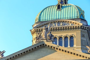 Bern, İsviçre. Helvetia, resmi adı Confoederatio Helvetica olan İsviçre Konfederasyonu 'nun kadın ulusal kişiliği. İsviçre Federal Sarayı