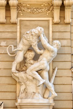 Viyana, Avusturya. Herkül ve Nemea Aslanı, Lorenzo Mattielli (1687 - 1748))