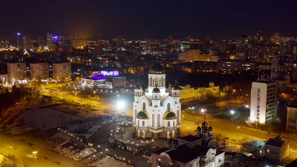Yekaterinburg Rusland Tempel Bloed Nachtstad Het Vroege Voorjaar Luchtfoto — Stockfoto