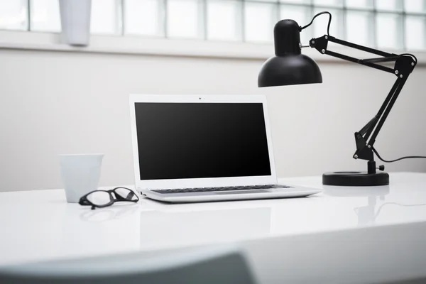 Makieta biura laptopa — Zdjęcie stockowe