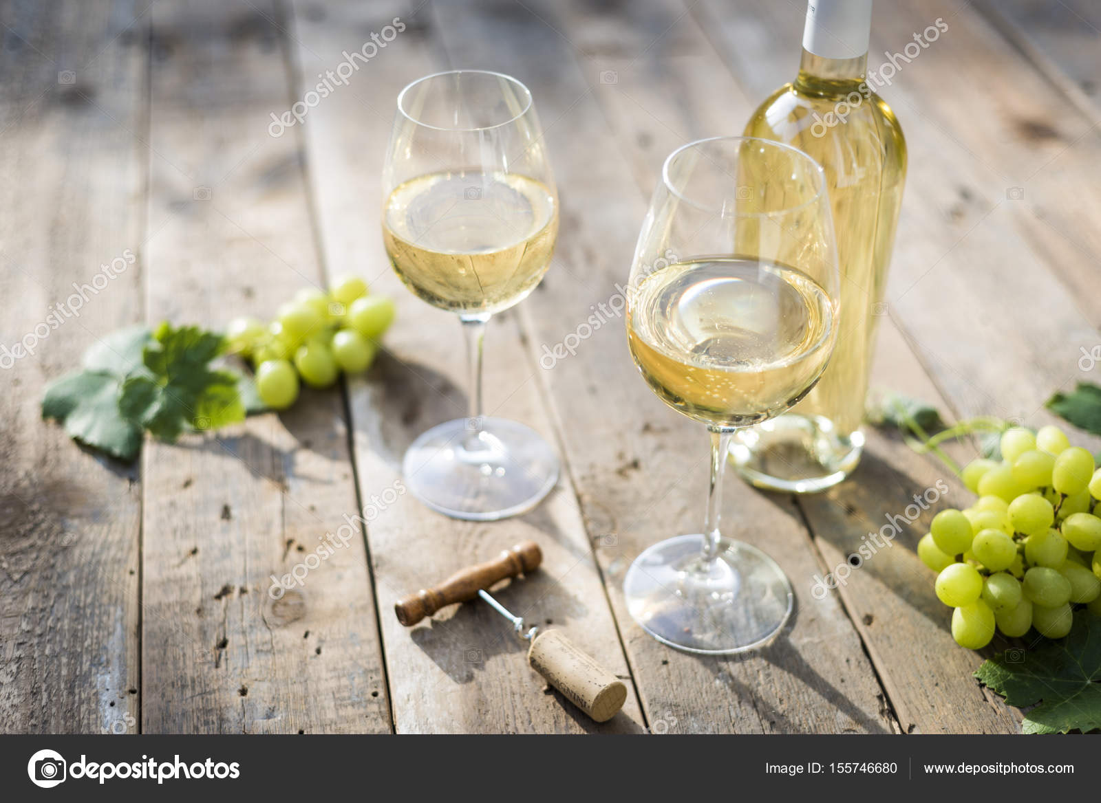 Бокалы для белого вина. День белого вина шардоне. Бокалы для белого вина. Белое вино. Альтизано сухое.