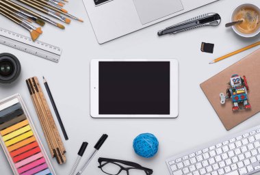Duyarlı tasarım kahraman başlığı mockup