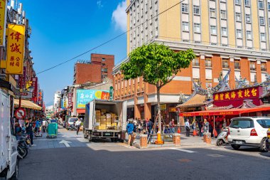 Taipei, Tayvan - 12 Kasım 2019 Taipei Xia-Hai Şehir Tanrısı Tapınağı. Hem yurtiçinde hem de yurtdışında evlilik ve ilişkiler üzerinde gücü olan tanrılarından biri olan Yue Lao ile ünlüdür.