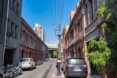 Taipei, Tayvan - 12 Kasım 2019: Dihua Sokak Pazarı, ünlü turistik mekan, insanlar çevresindeki yürüyüşleri ve keşifleri görebilirler. Çin Yeni Yıl kutlamaları sırasında cadde önemli bir noktadır.