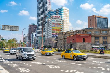 Taipei, Tayvan - 13 Kasım 2019: Eski Taipei şehir duvarı. Kuzey Kapısı (Cheng 'en kapısı), Qing Hanedanı tarafından kurulmuştur. Zhongxiao Batı Yolu ve Boai Yolu kavşağında.