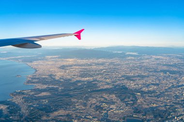 Gün doğumunda Shonan bölgesinin mavi gökyüzü ufuk arkaplanı, Kanagawa Bölgesi, Japonya