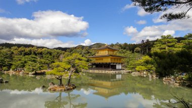 Kyoto, Japonya - 11 Aralık 2016: Kinkaku-ji 