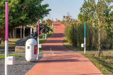 Taichung, Tayvan - 17 Şubat 2020: Xitun Bölgesi Shuinan Ekonomi ve Ticaret Alanındaki Taichung Central Park. Eski Shuinan Havaalanı, burada bir sürü yeşil alan, Tayvan 'daki en büyük ikinci park.