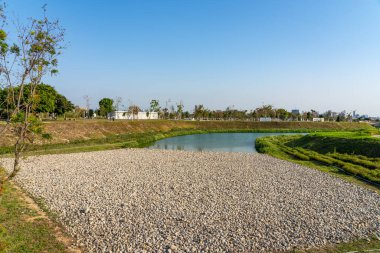 Taichung Central Park Shuinan Ekonomi ve Ticaret Bölgesi 'nde güneşli bir günde. Eski Shuinan Havaalanı, bir sürü yeşil alan, Tayvan 'ın en büyük ikinci parkı. Xitun Bölgesi, Taichung Şehri