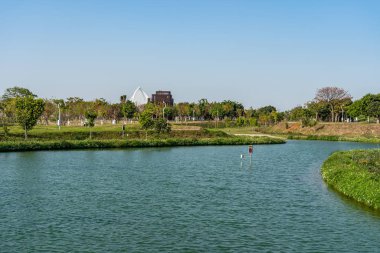 Taichung, Tayvan - 17 Şubat 2020: Xitun Bölgesi Shuinan Ekonomi ve Ticaret Alanındaki Taichung Central Park. Eski Shuinan Havaalanı, burada bir sürü yeşil alan, Tayvan 'daki en büyük ikinci park.
