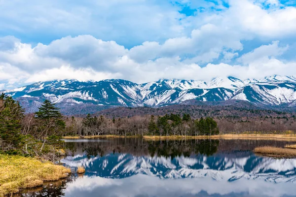 Belo Lago Cordilheira Rolante Dia Ensolarado Primavera Paisagem Beleza Natural — Fotografia de Stock