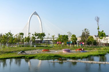 Taichung City, Tayvan - APR 10, 2051: Konan Ai-Qin Köprüsü, Taichung City, Central Tayvan Bilim Parkı
