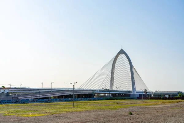 Taichung City, Taiwán - 10 de abril de 2020: Konan Ai-Qin Bridge, el nuevo hito en Taichung City, Central Taiwan Science Park — Foto de Stock