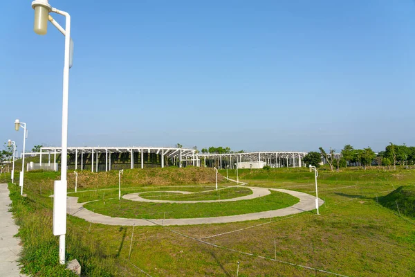 Місто Тайчжун, Тайвань - APR 10, 2034: міст Конан Ай-Цін, нова пам'ятка в Тайчжун-Сіті, Центральний тайванський науковий парк — стокове фото