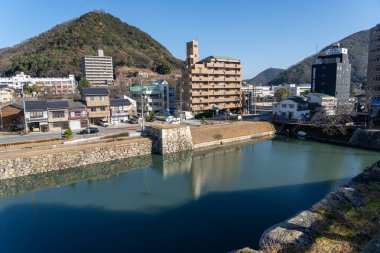 Hiroşima Eyaleti, Japonya - 28 Aralık 2019: Mihara Kalesi harabeleri, diğer adıyla Ukishiro Kalesi, Hiroşima 'nın Mihara şehrinde yer almaktadır.