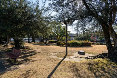 Mihara Kalesi harabeleri, diğer adıyla Ukishiro Kalesi, Hiroşima 'nın Mihara şehrinde yer alıyor. Hiroşima Bölgesi, Japonya