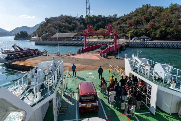 Prefectura de Hiroshima, Japón - DIC 28, 2019: Okuno-jima (Isla del Conejo) Segundo muelle, Parque Nacional Setonaikai —  Fotos de Stock