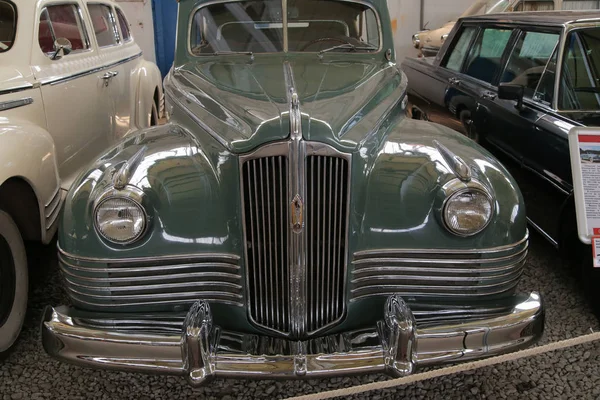 Výstava starých automobilů. ZiS — Stock fotografie