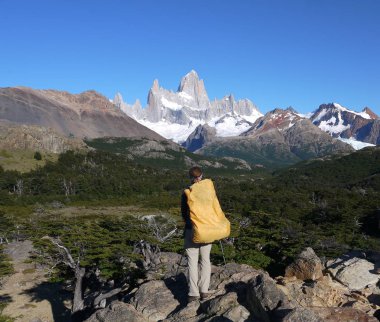 Mount Fitz Roy ve çevresindeki tepeler yakınındaki El Chalten Santa Cruz Arjantin