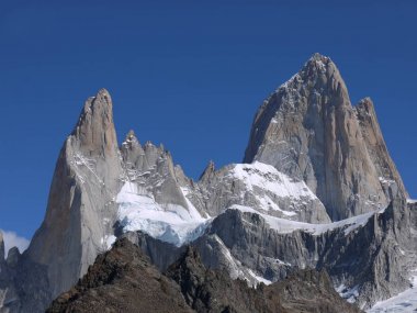 Mount Fitz Roy ve çevresindeki tepeler yakınındaki El Chalten Santa Cruz Arjantin