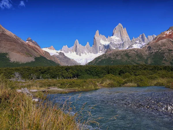 Mount Fitz Roy Und Umliegende Gipfel Der Nähe Von Chalten — Stockfoto