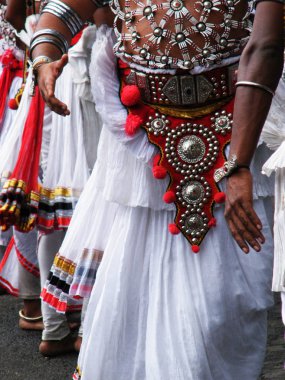 Sri Lankalı alayı. Kandy dansları Hill Country.