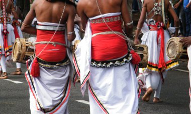 Geleneksel sri Lankalı davulcular