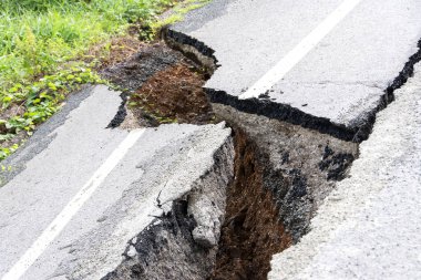 yol tehlikeli araçlara hasar
