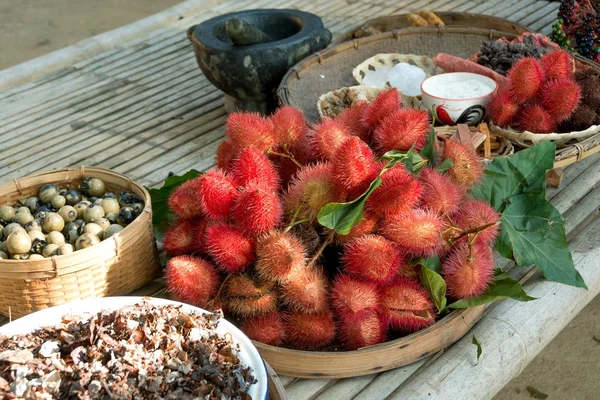 Annatto met Diospyros mollis Griff. Plantaardige natuurlijke bronnen van nb — Stockfoto