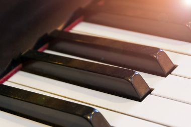 Piyano ve Piyano klavyesi