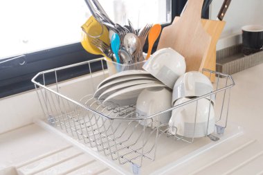 Sepet temiz su bardağı 